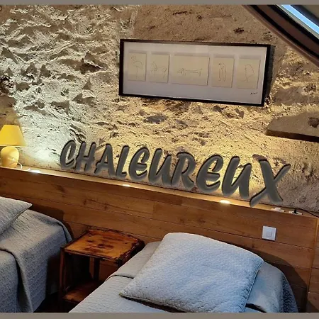 Maison Champètre Avec 8 Couchage à 35' Proche Cinéma Tsf 77 Au Milieu D'un Corps De Ferme Casa de Férias