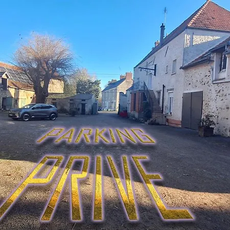 Maison Champètre Avec 8 Couchage à 35' Proche Cinéma Tsf 77 Au Milieu D'un Corps De Ferme *